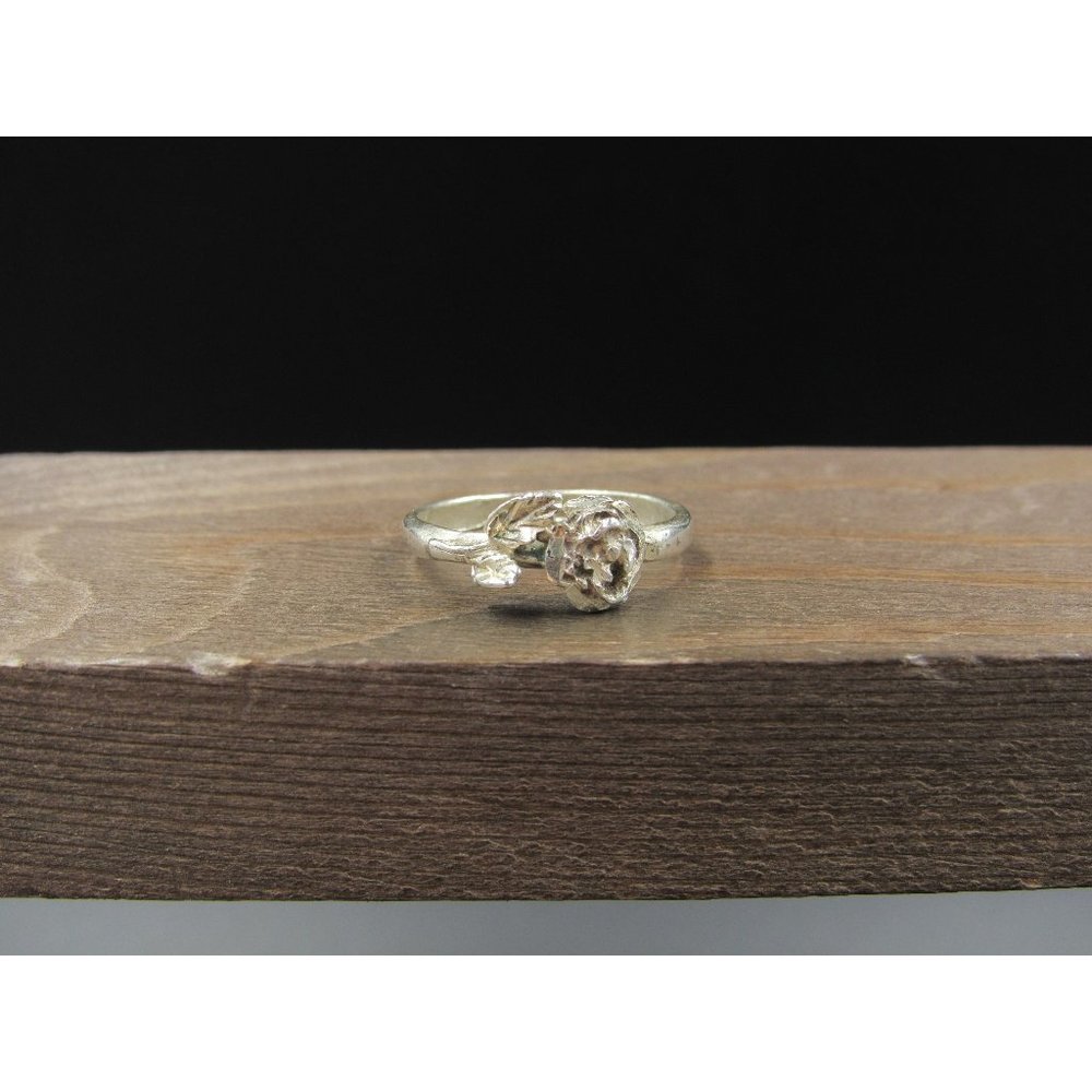 Size 7.75 Sterling Silver Rough Rose Band Ring Vintage Statement Engagement